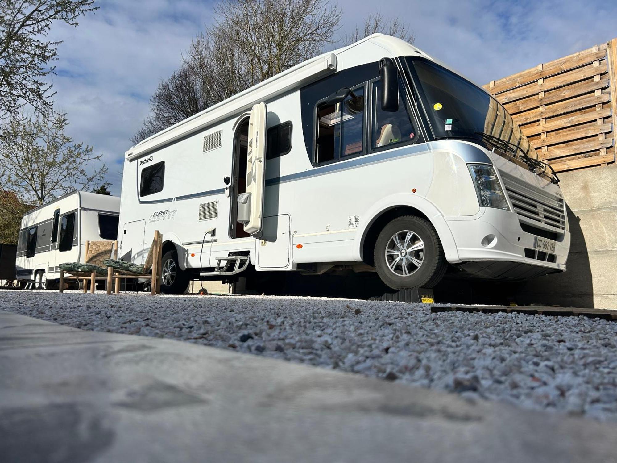 Terrain De Loisirs En Plein Centre De Lievin Camping Car Eksteriør bilde